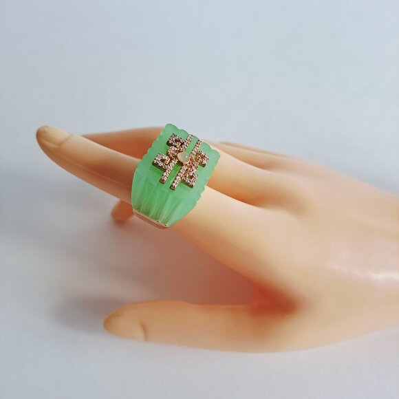 Angelique De Paris Green Resin Rectangular Ring Size 7 - Picture 15 of 16